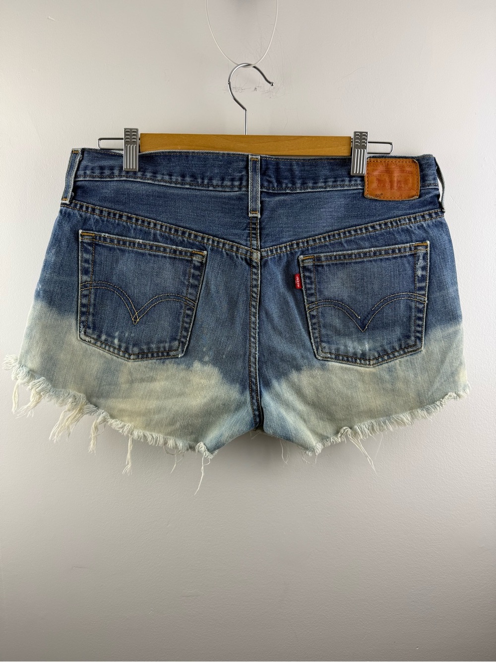 Reworked Levi’s 501 High Waisted Dip Dye Bleached Frayed Cut Off Shorts Size 31 - Picture 2 of 9